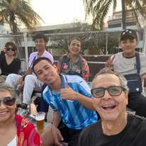 Viajeros disfrutando del paisaje